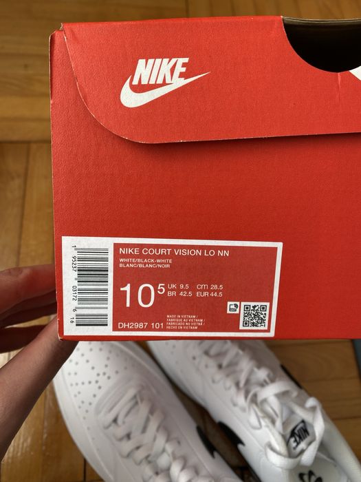 Оригінальні Кросівки NIKE COURT VISION