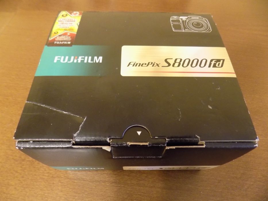Aparat fotograficzny FUJIFILM FinePix S8000