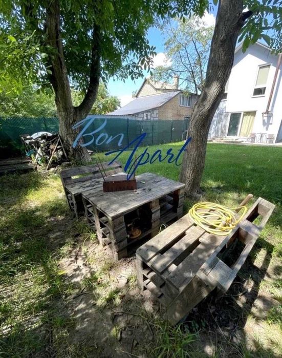 Продаж будинку на Русанівських садах