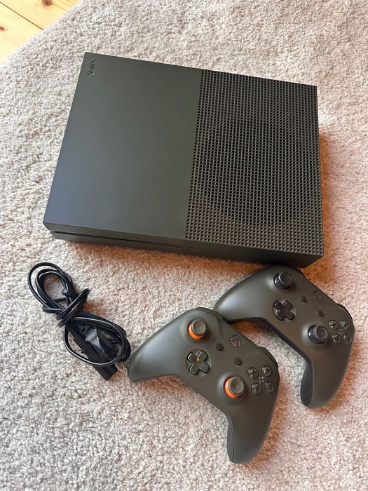 Xbox One 1 TB Battlefield Edition + 2 pady