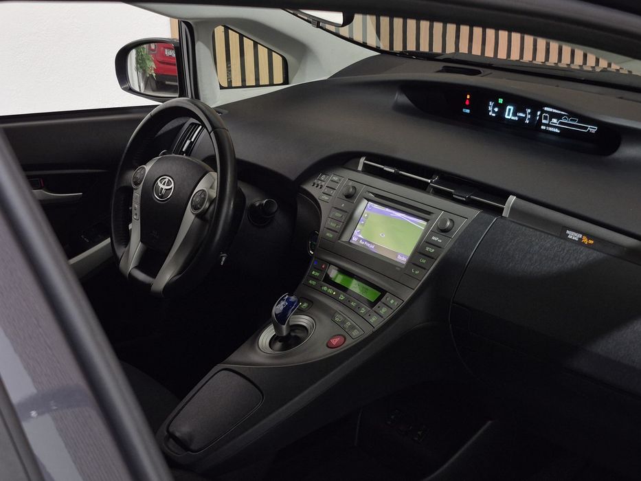 Toyota Prius 1.8 PLUG-IN Hybrid | GARANTIA | NACIONAL