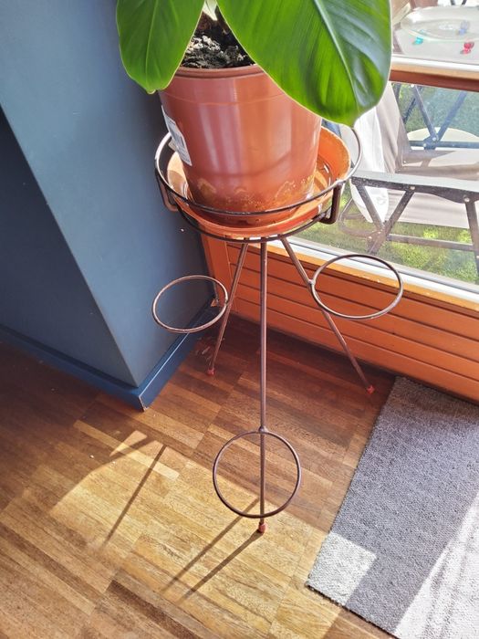 Kwietnik PRL - na 4 doniczki. Ładny zgrabny.