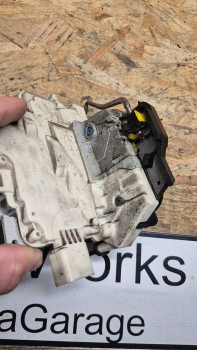 Fechadura Porta Traseira Esquerda Audi A4 B6 B7 A3 8P A6 C6 R8 Seat Exeo 8E0837015AA