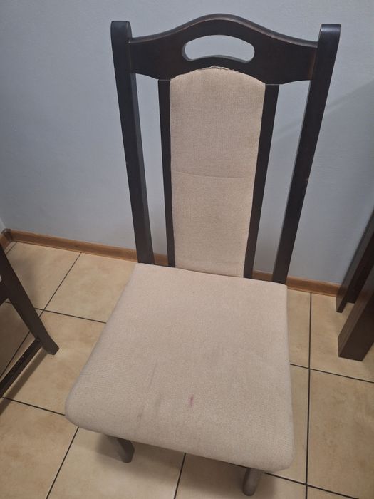 Krzesła drewniane     6 szt
