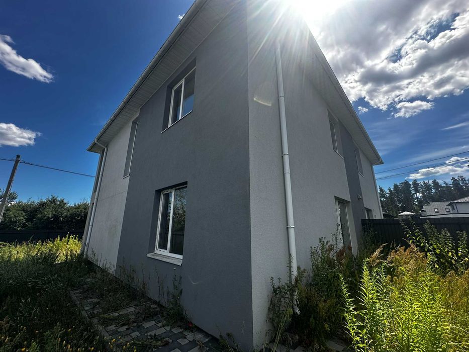 Дуплекс з великою ділянкою в Бучі