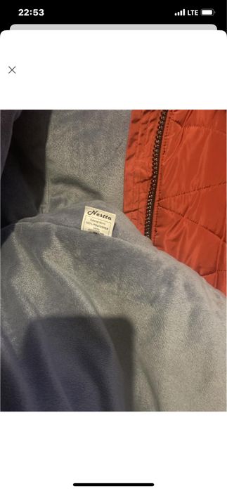 Зимнее польто с меховым капюшоном