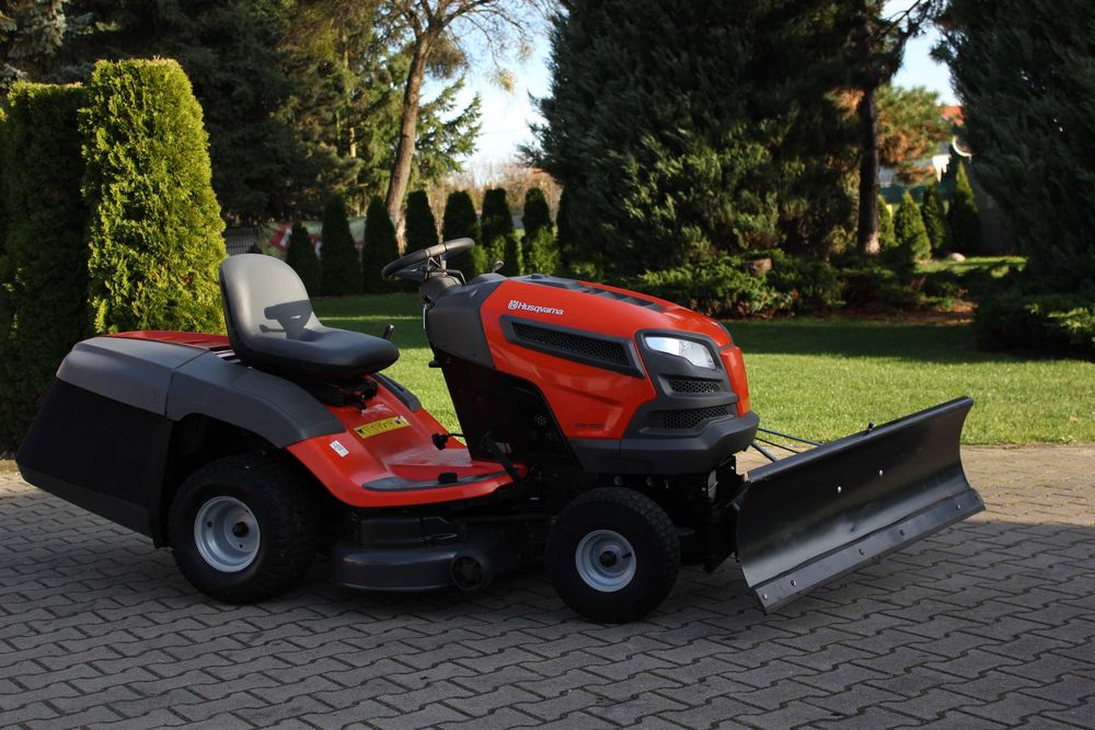 Husqvarna CTH 163 Kawasaki V2 TRAKTOREK Kosiarka plug do sniegu