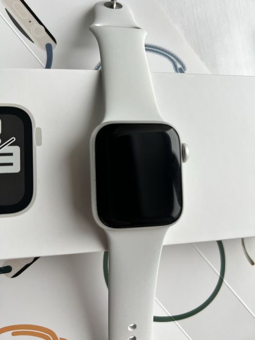 Apple watch SE 2, silver aluminium case 40 мм