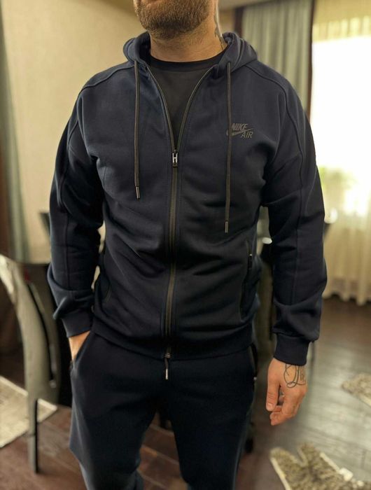 Спортивний чоловічий костюм Nike