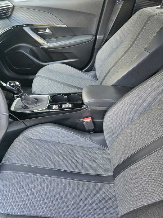 Peugeot 2008 1.2 PureTech Allure