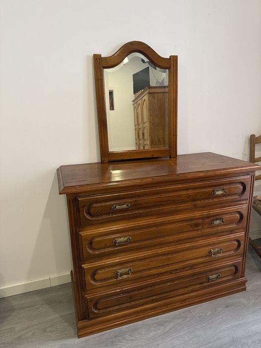 Quarto completo de madeira