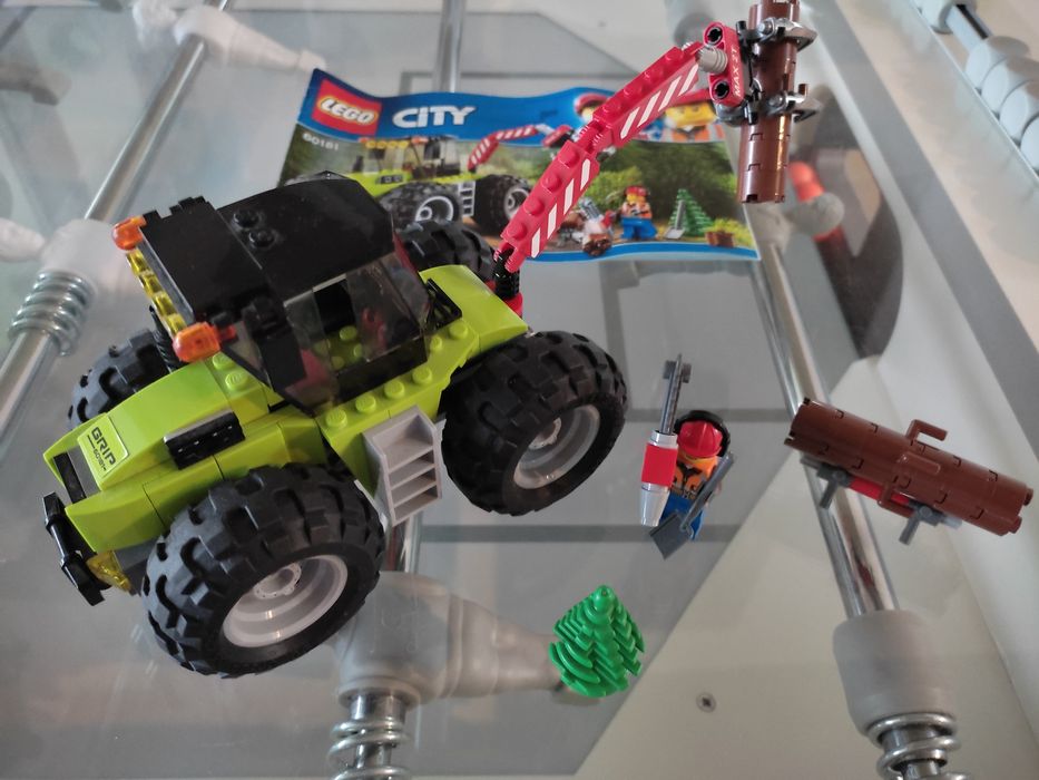 LEGO City traktor leśny  60181