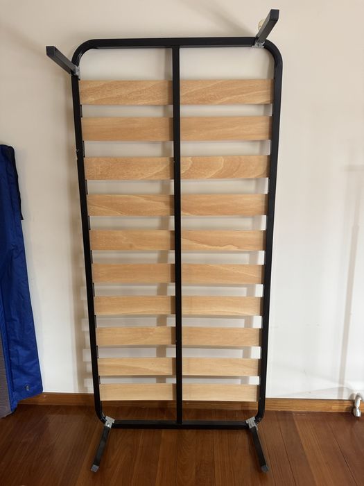 Desocupação – Mesa c/ 4 Cadeiras + Móvel TV + Estrado + Colchão de Camping