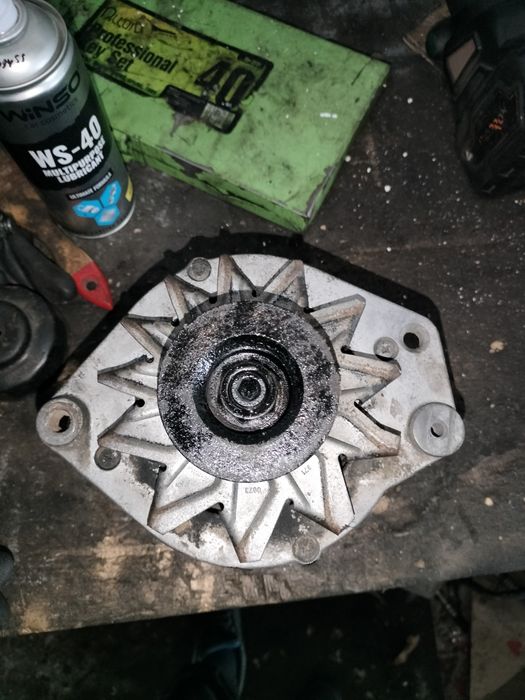 Генератор Volkswagen  Т4 2.4 1990-2003 074903023A