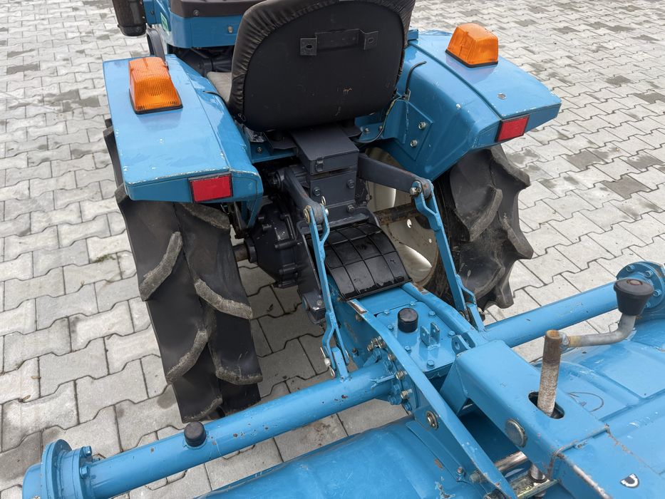 Японський трактор Mitsubishi MT1601