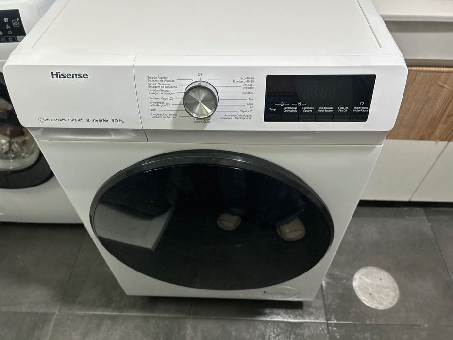 Máquina de lavar e secar roupas