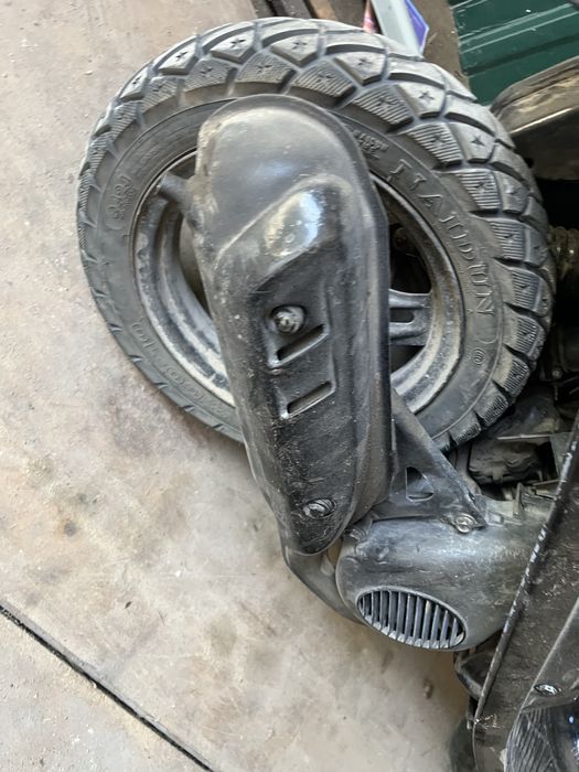 Скутер ямаха артістік + масло і нові гріпси