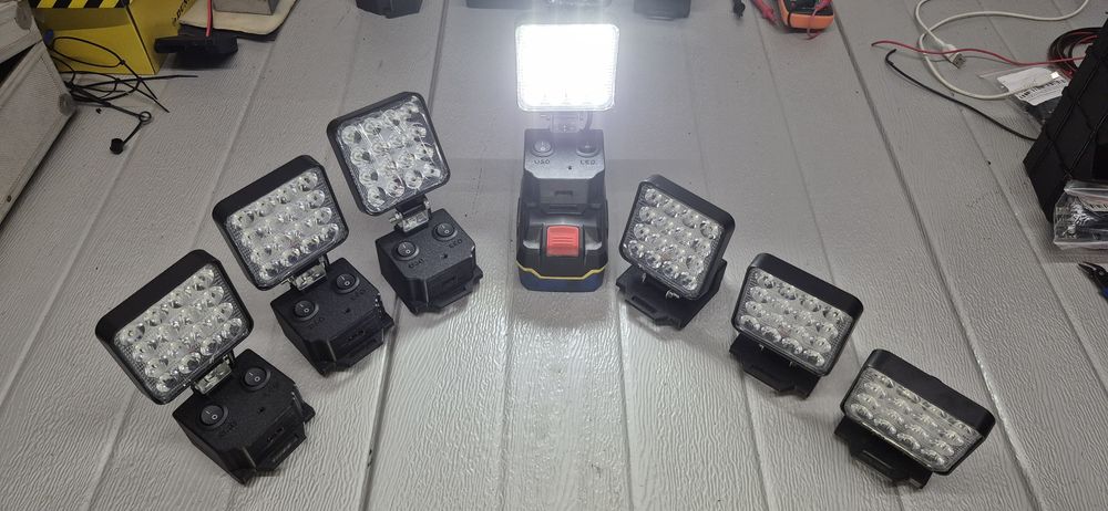 Luz com usb/ projetor de trabalho/ led  com powerbank  parkside