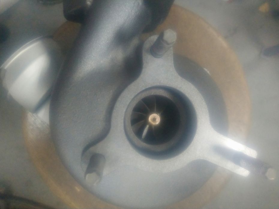 Турбина ниссан. Двигатель  Д40 ,,Пантфайдер,, наваро