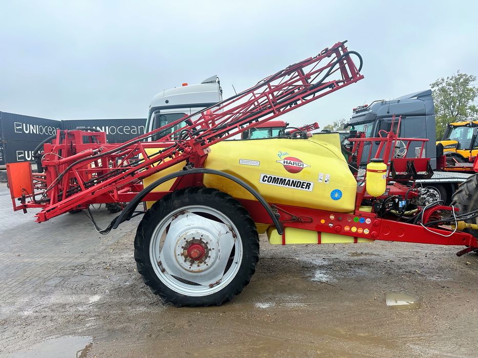 Opryskiwacz ciągany Hardi Commander 3200L 18/15m komputer Muller