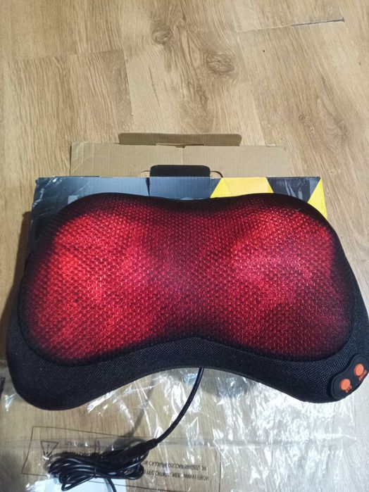 Masażer z opcją grzania do karku i ramion