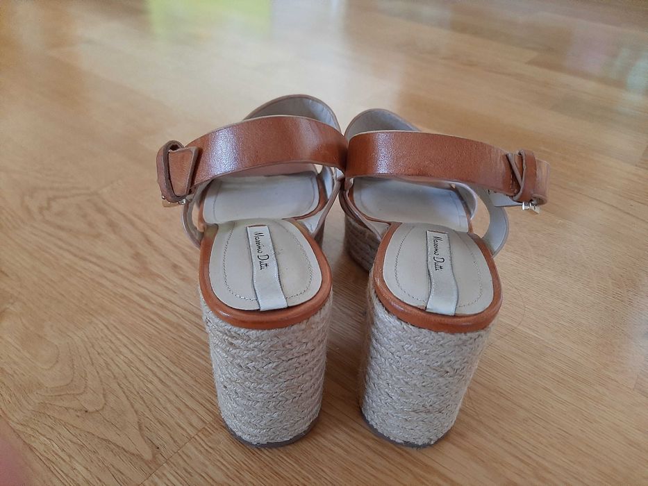 Sándalias em pele de cunha Massimo Dutti tamanho 38