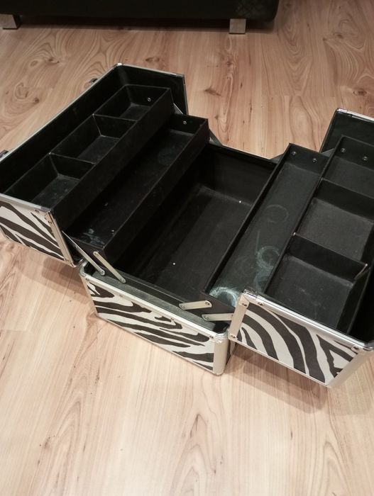 Kuferek używany wg zdj