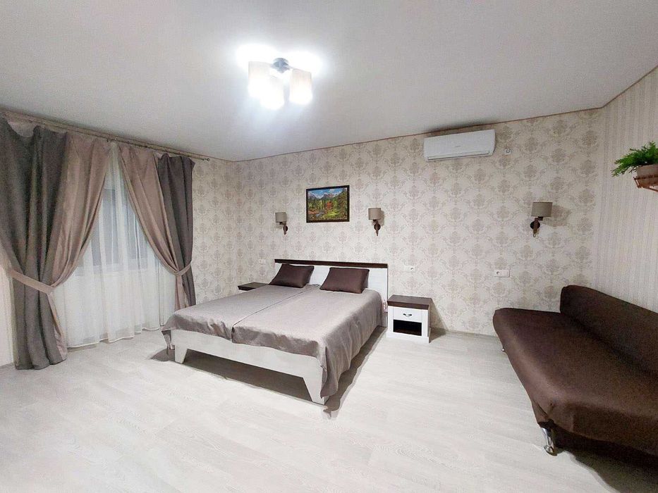 Біля термального басейну на 1-му поверсі 2-х кімнатна квартира.