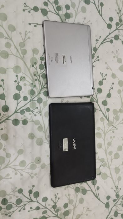 Set of 2 Tablets64169652564867121