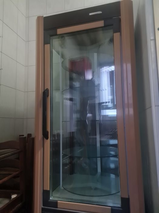 Vitrine giratória refrigerada
