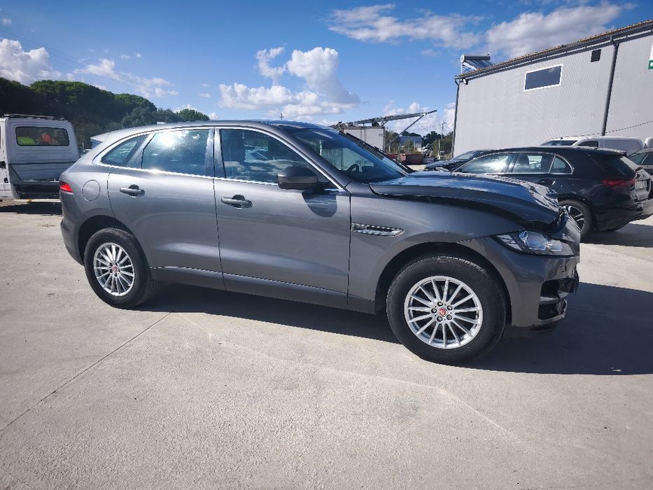 Jaguar F-pace 2.0 180 cv