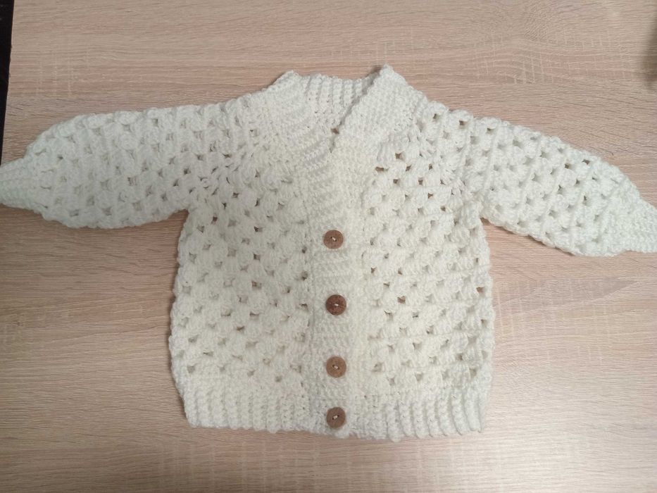 Кардиган для новонародженого. Ручна робота.