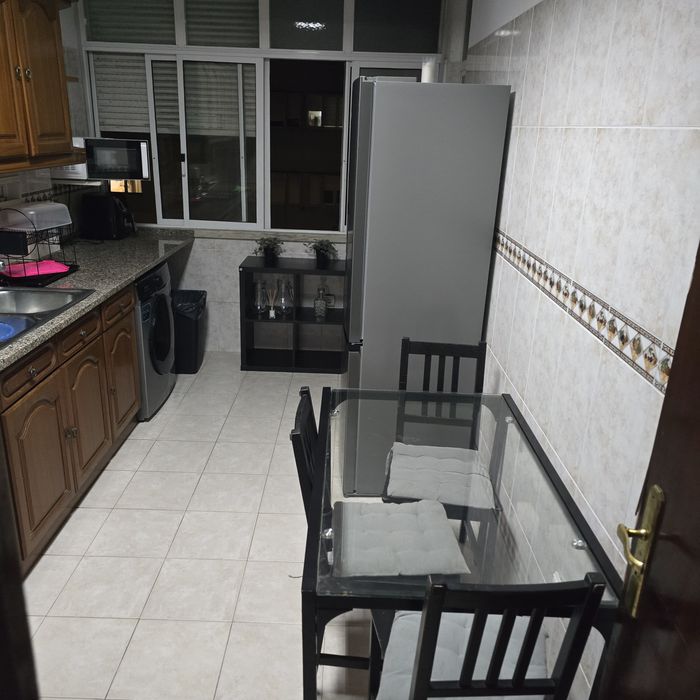 Quarto mobilado para arrendar - Algueirão-Mem Martins