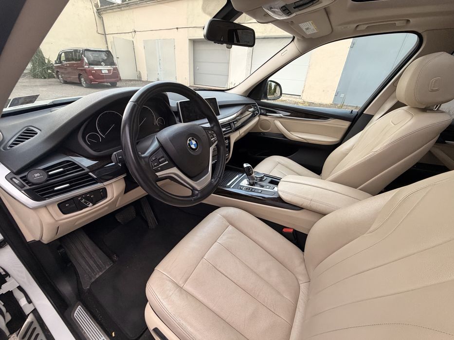 BMW X5 F15 2015 3.0 бензин xDrive