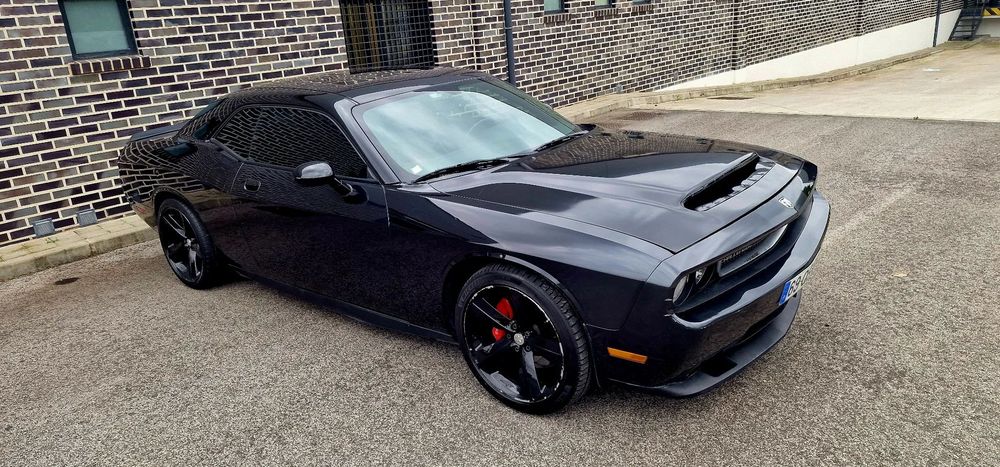 Dodge Challenger Auto SRT8