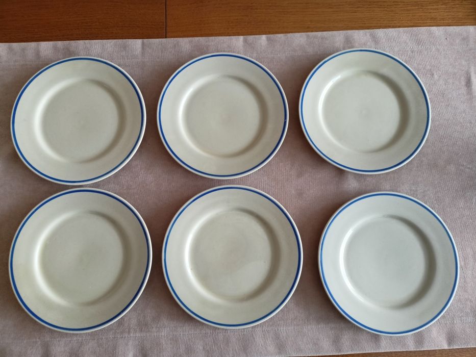 Talerze PRL , 6 sztuk . Deserowe ,19 cm.