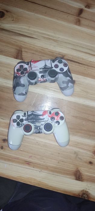Vendo PS4 Slim como nova