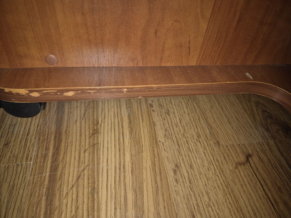 Комп'ютерний стіл