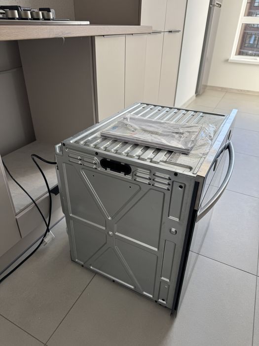 Духова шафа Indesit IO 255HU X нова!
