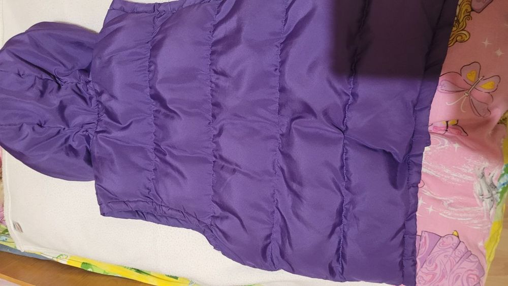 Жилетка для дівчинки 9-11 років,в ідеальному стані.