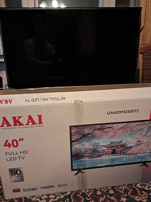 Akai UA40DM2500T2 ( 40 дюймів) в рідній коробці (під відновлення)