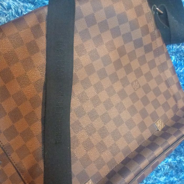 Louis Vuitton Original – Mala a tiracolo Damier Ebene
