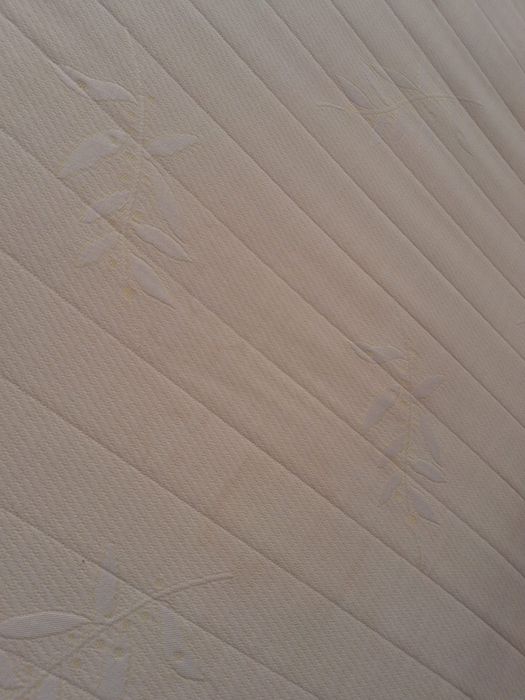 Cama de casal sem cabeceira