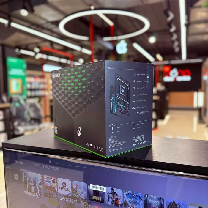 Стаціонарна ігрова приставка Microsoft Xbox Series X 1TB Black