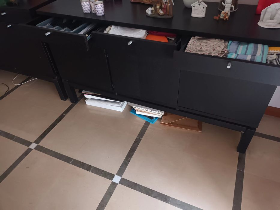 Cadeiras e aparadores