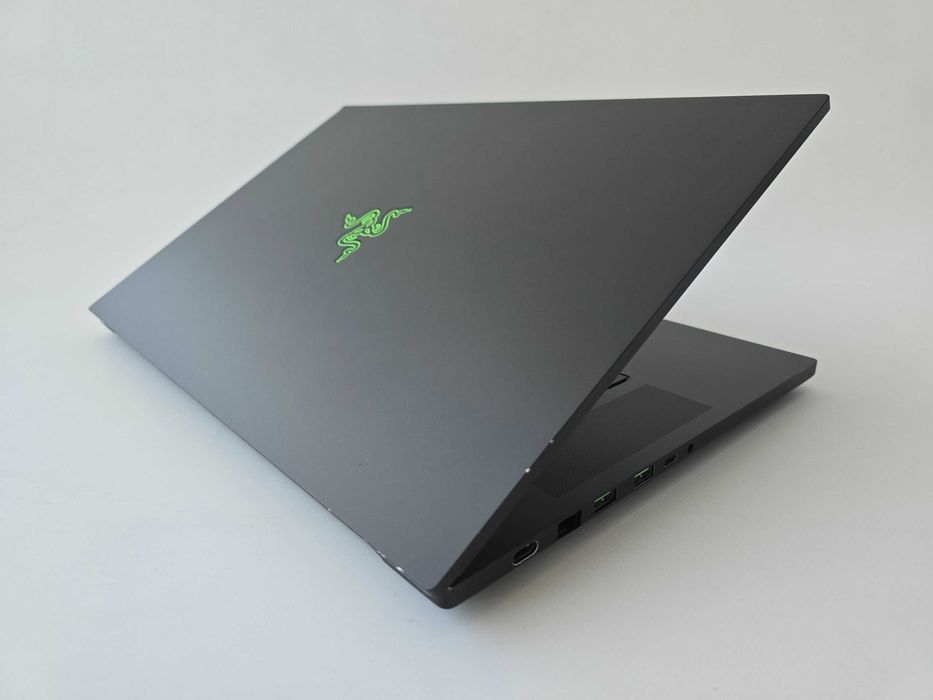 Razer Blade 17 (2022) i7 12800H/RTX 3070TI/RAM 16GB/SSD 1TB/360Hz