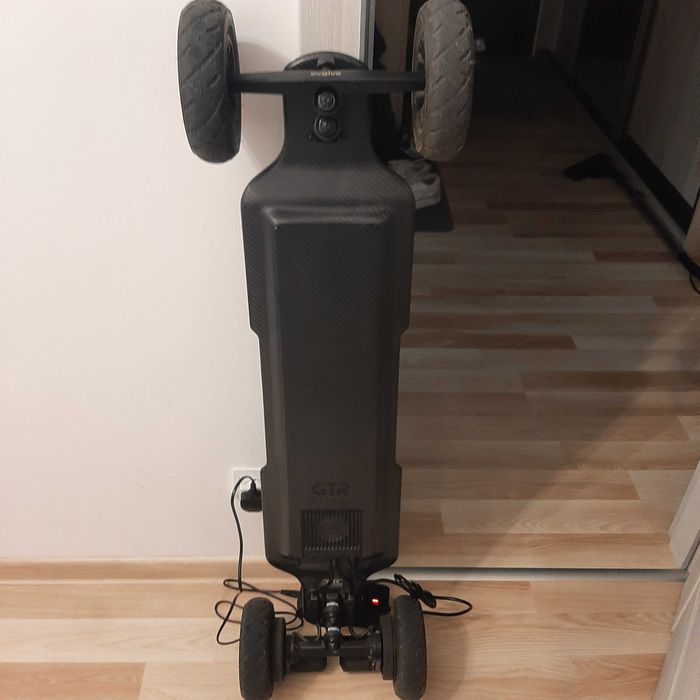 Deskorolka elektryczna Evolve GTR Carbon