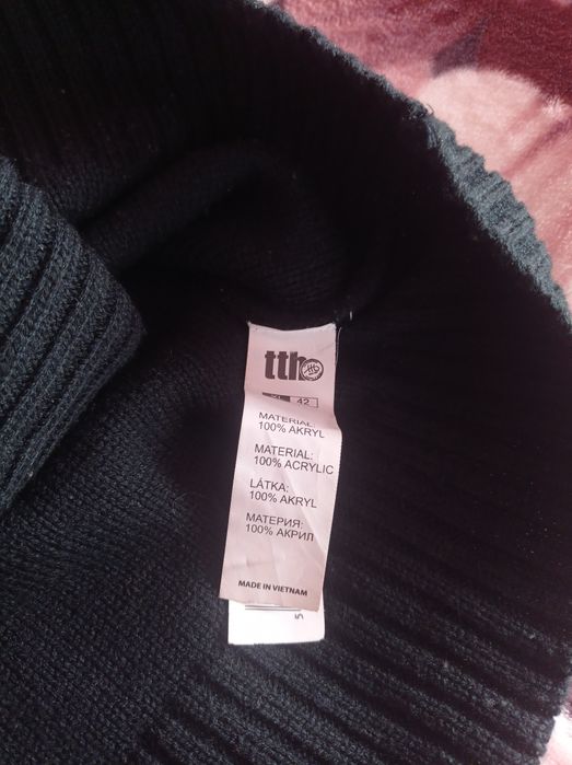 Damski sweterek czarny r.42