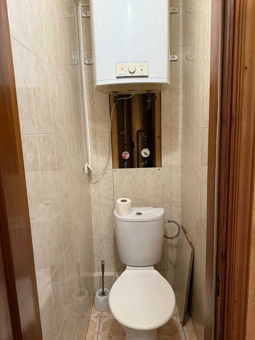 Продам 3-комнатную квартиру в центре города.