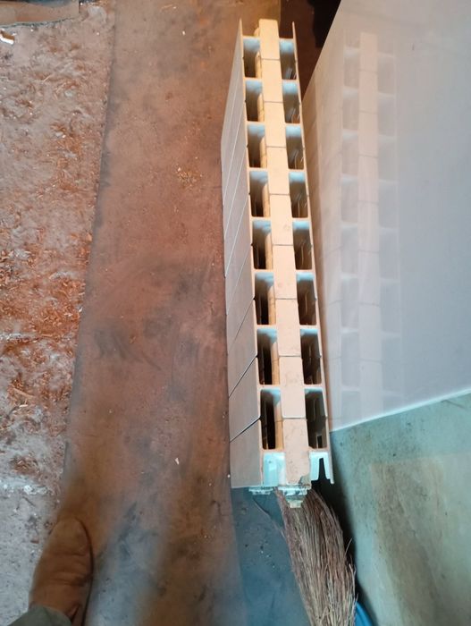 Батарея на 9 секцій у доброму стані вир-во Чехія